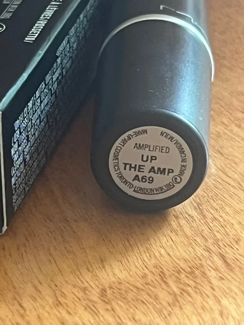 MAC lipstick UP THE AMP original formula